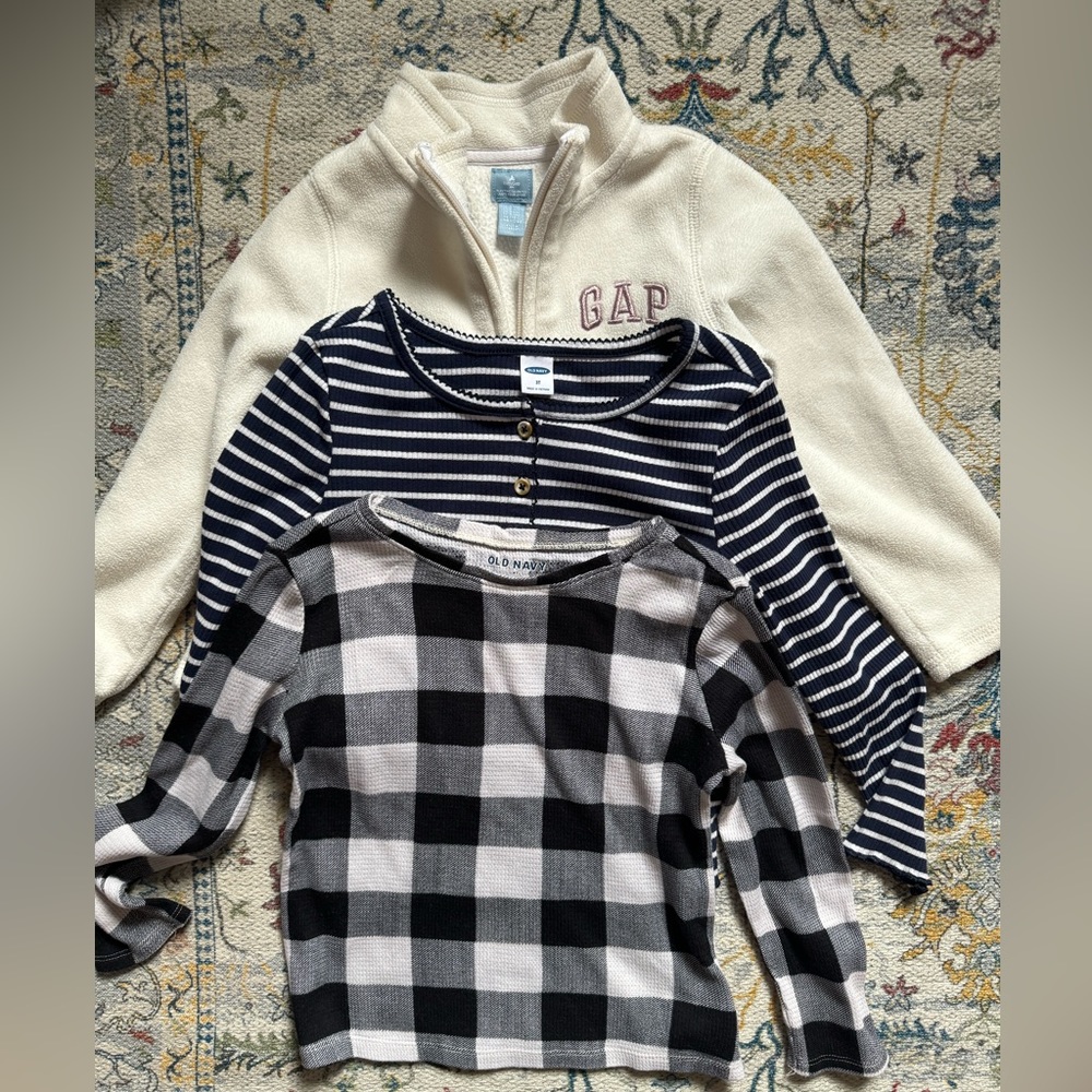 Girl toddler clothes bundle. Gap and Old Navy